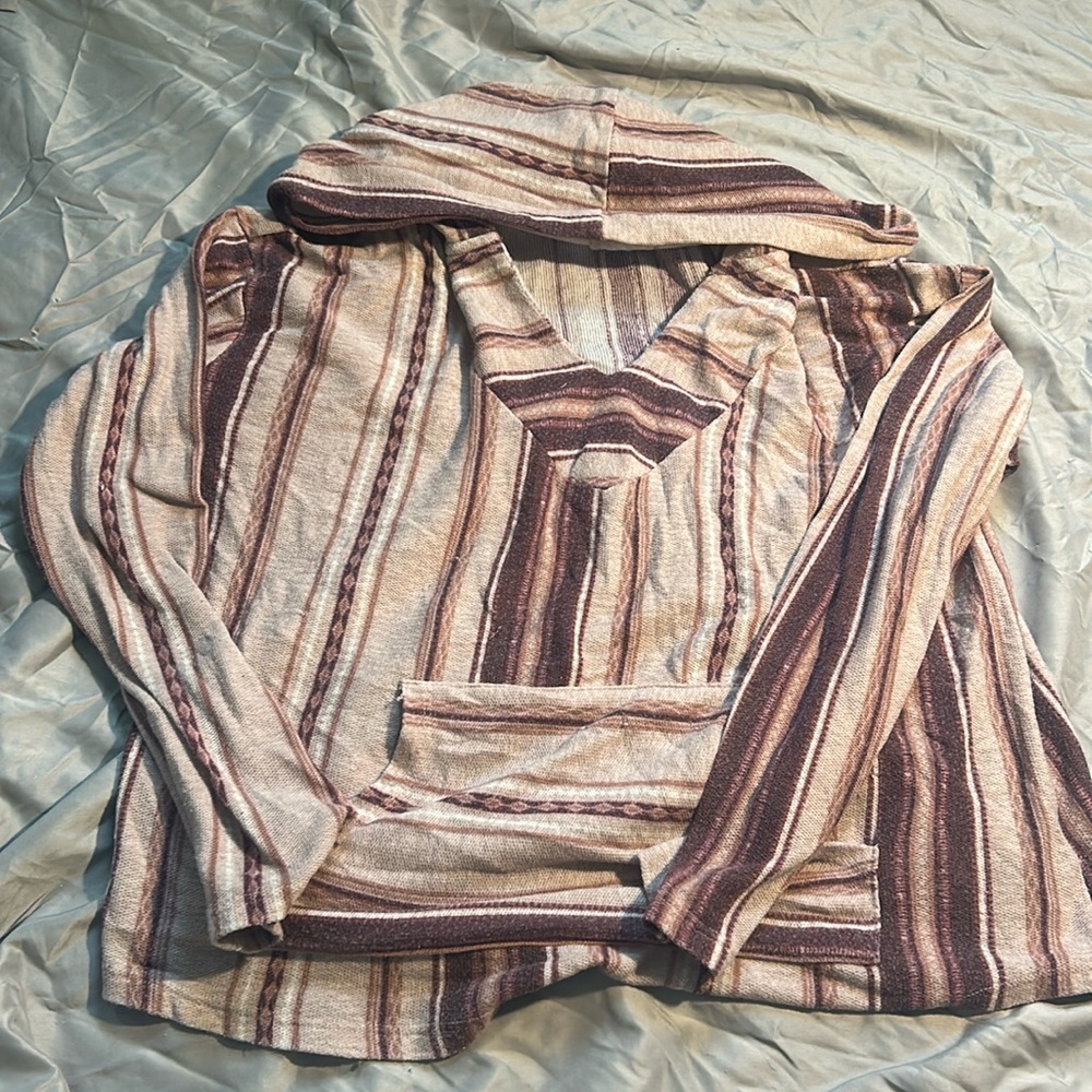 Light weight sweater